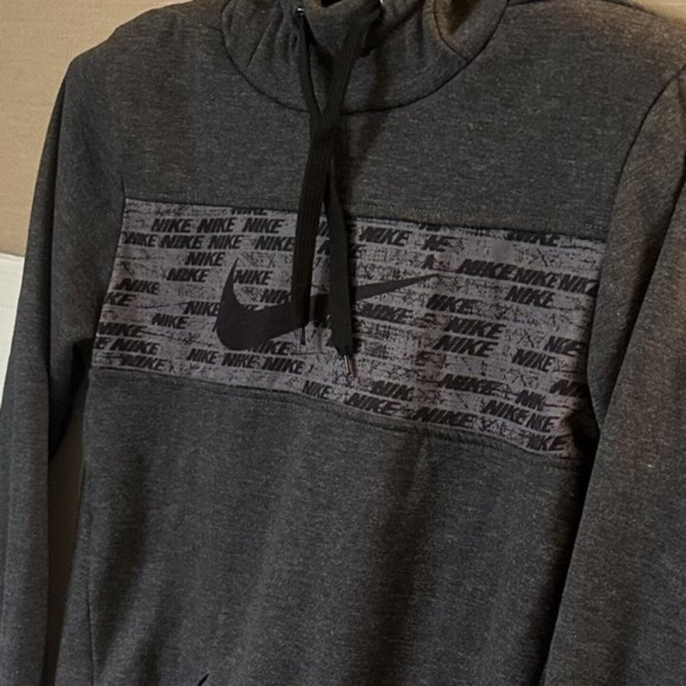 Nike Grey Pullover sweatshirt hoodie Size Medium